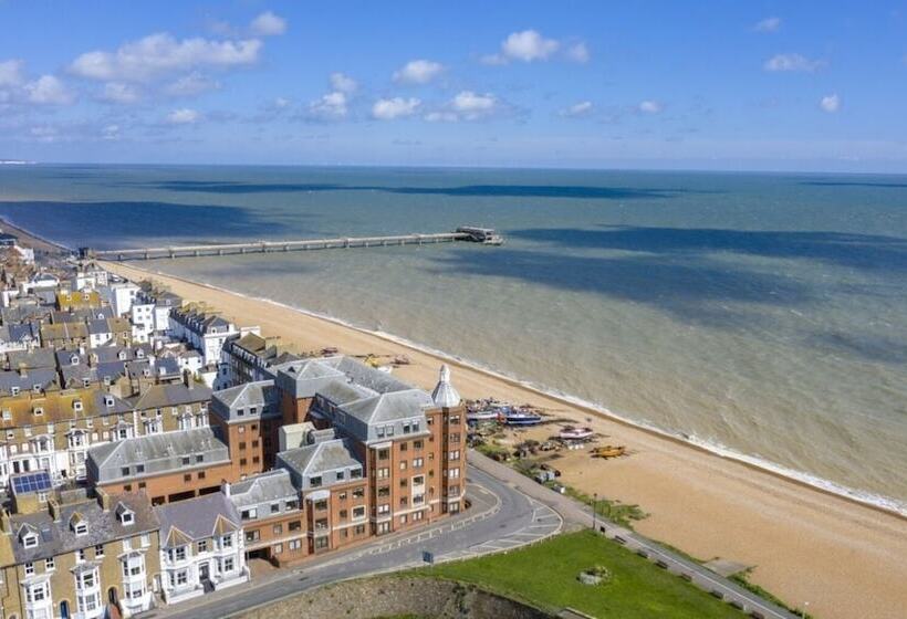 2 Bed 2  Bath Cottage Half Price Monthly Booking