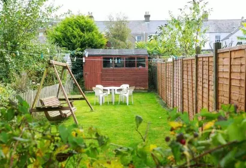 2 Bed 2  Bath Cottage Half Price Monthly Booking