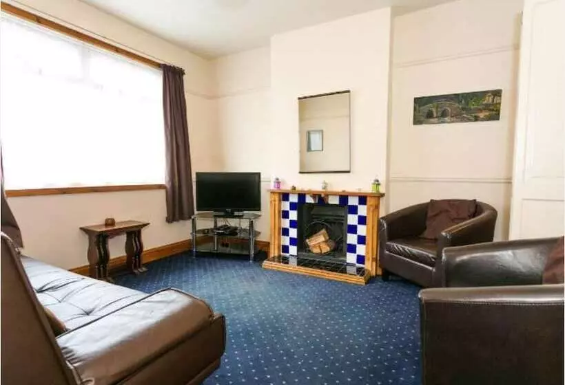 2 Bed 2  Bath Cottage Half Price Monthly Booking