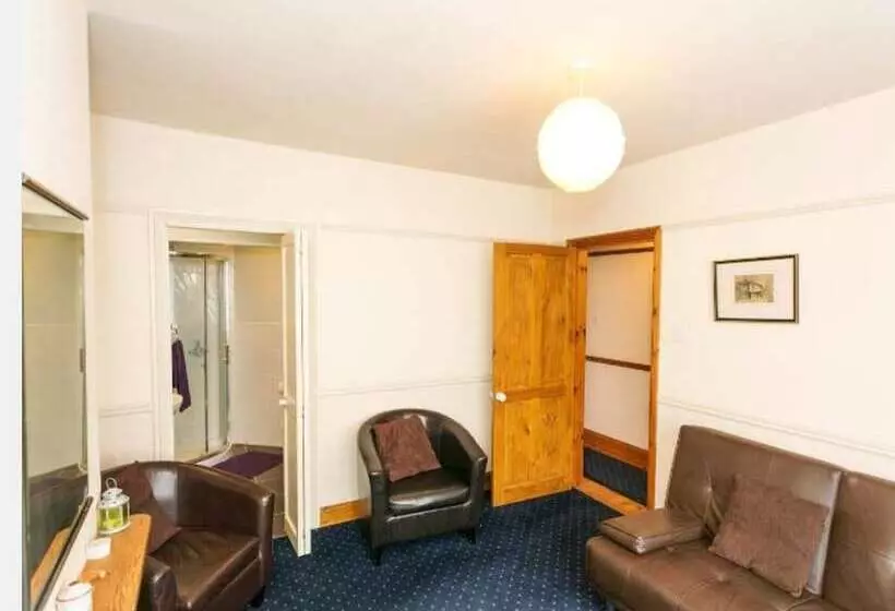 2 Bed 2  Bath Cottage Half Price Monthly Booking