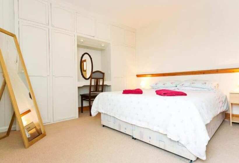 2 Bed 2  Bath Cottage Half Price Monthly Booking