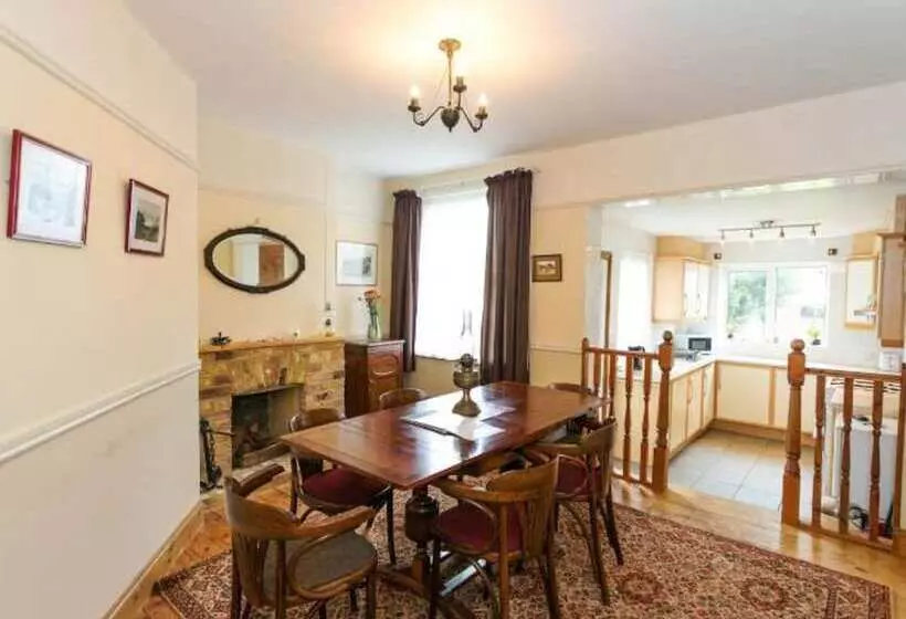 2 Bed 2  Bath Cottage Half Price Monthly Booking
