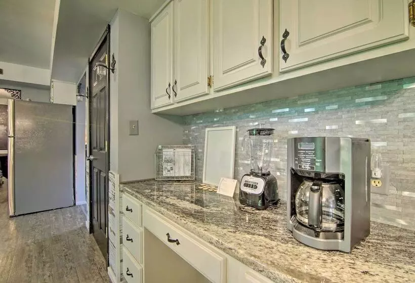 Inviting Twin Lakes Home W/ Indoor + Outdoor Bars!