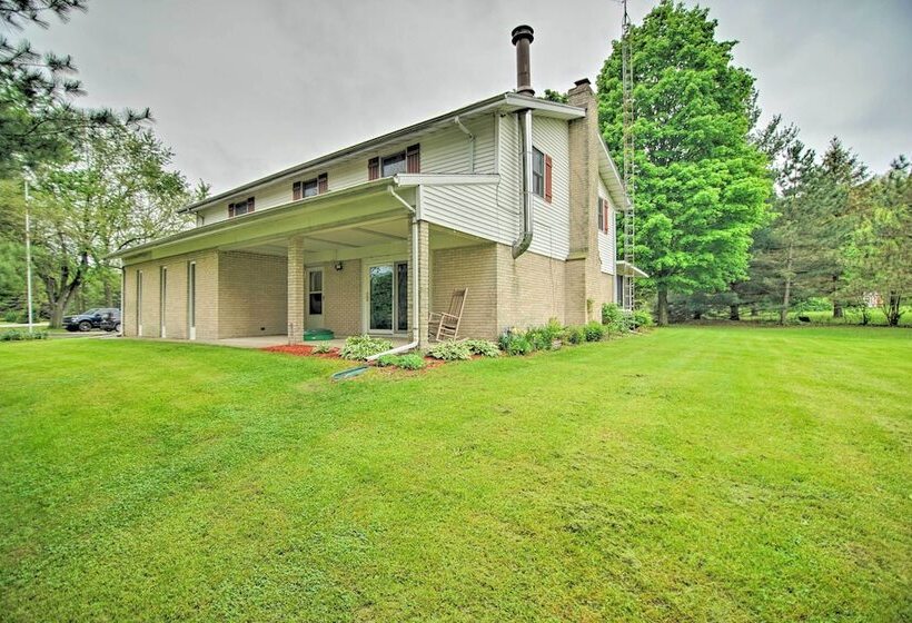 Inviting Twin Lakes Home W/ Indoor + Outdoor Bars!