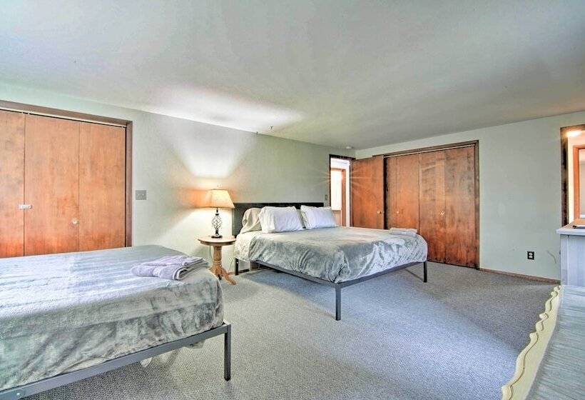 Inviting Twin Lakes Home W/ Indoor + Outdoor Bars!