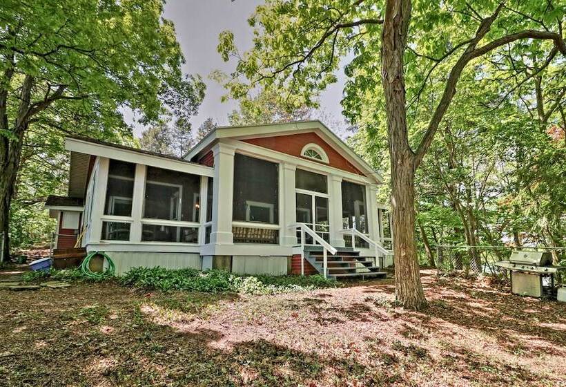 Island Cottage On Evans Lake Bring Your Boat!