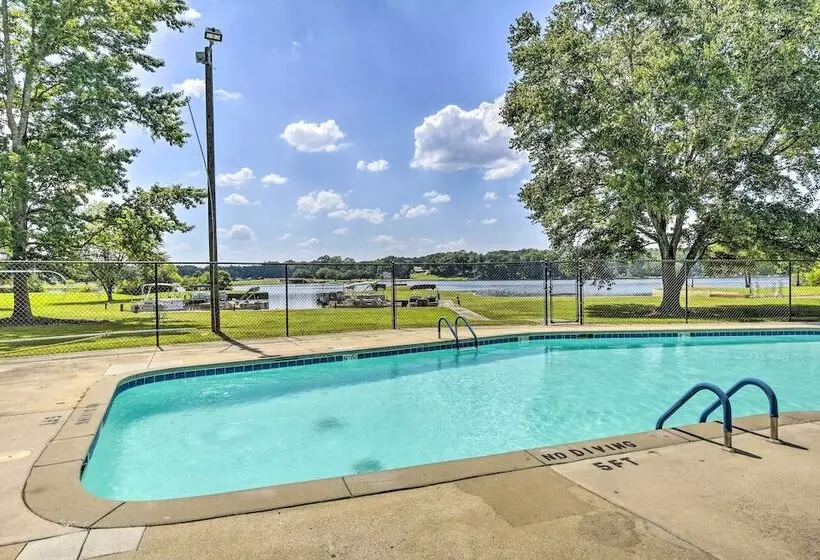 Lake Retreat In Carolina Trace W/ Resort Amenities