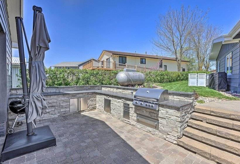 Lakefront Bellevue Home: Private Beach & Fire Pit!