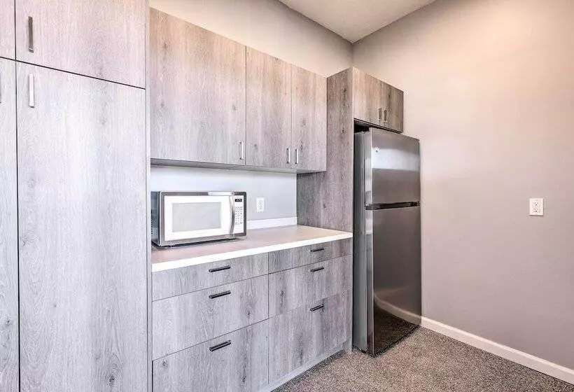 Lakefront Bellevue Home: Private Beach & Fire Pit!