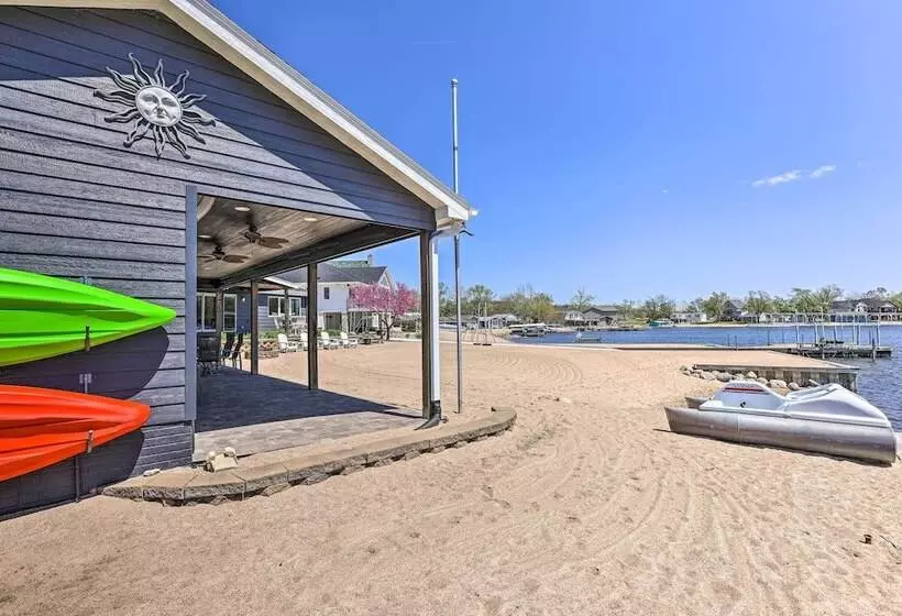 Lakefront Bellevue Home: Private Beach & Fire Pit!