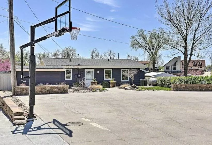 Lakefront Bellevue Home: Private Beach & Fire Pit!