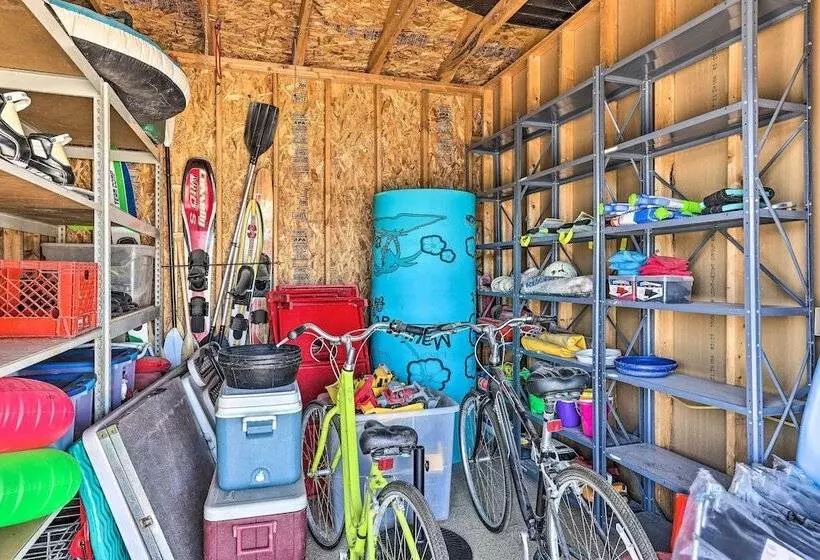 Lakefront Bellevue Home: Private Beach & Fire Pit!