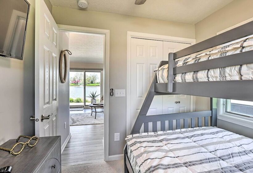 Lakefront Bellevue Home: Private Beach & Fire Pit!