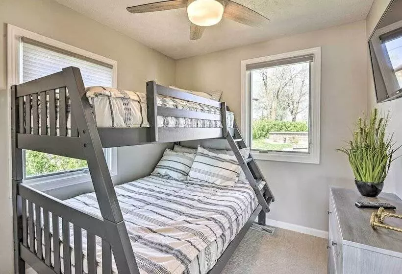 Lakefront Bellevue Home: Private Beach & Fire Pit!