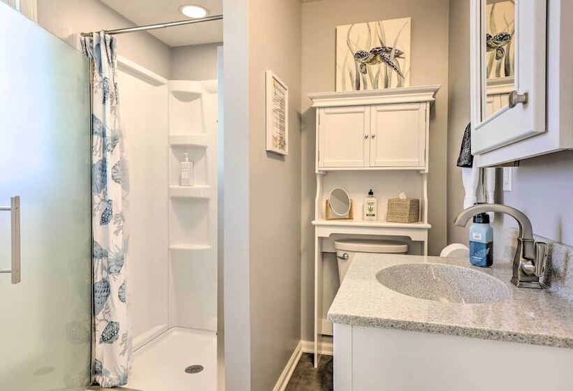 Lakefront Bellevue Home: Private Beach & Fire Pit!