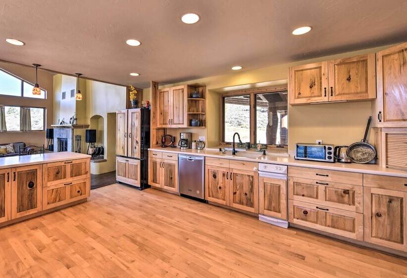 Luxe Twin Lakes House W/ Mountain & Lake Views!