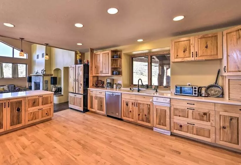 Luxe Twin Lakes House W/ Mountain & Lake Views!