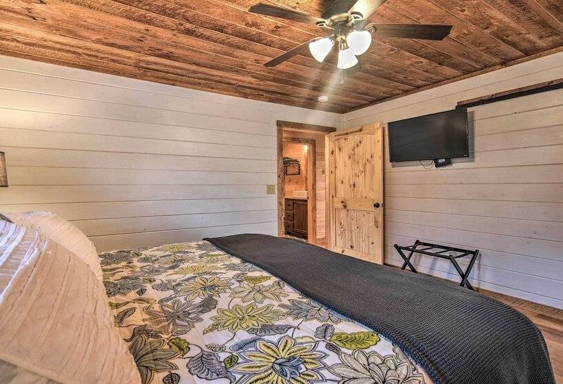 Modern Murphy Cabin W/ Nottely River Views!