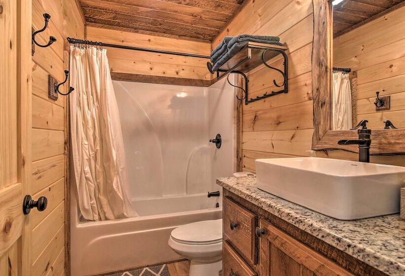 Modern Murphy Cabin W/ Nottely River Views!