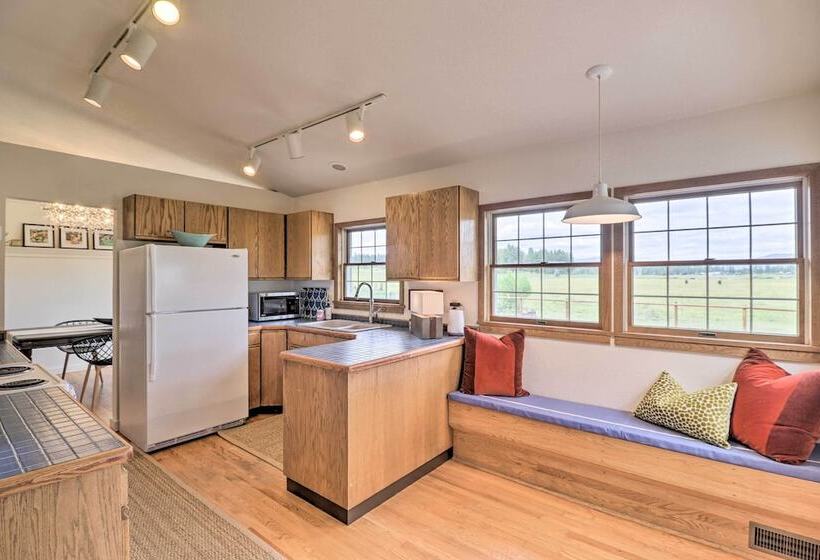 Montana Cottage: Easy Drive To Glacier Natl Park!