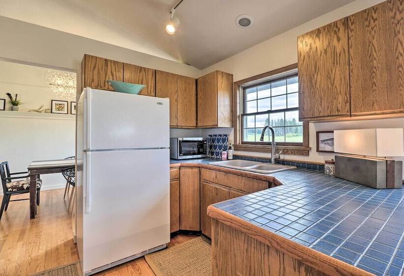 Montana Cottage: Easy Drive To Glacier Natl Park!