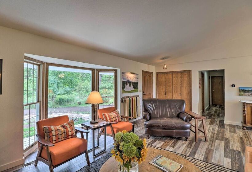 Montana Cottage: Easy Drive To Glacier Natl Park!