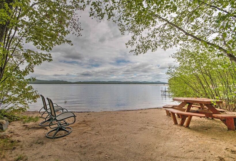 Ossipee Lake Cottage W/ Screened Porch & Fire Pit!