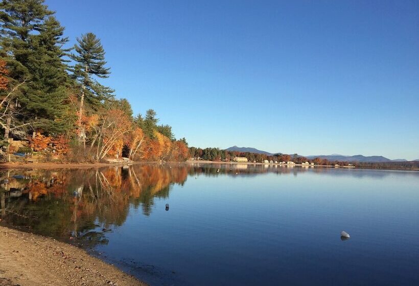 Ossipee Lake Cottage W/ Screened Porch & Fire Pit!
