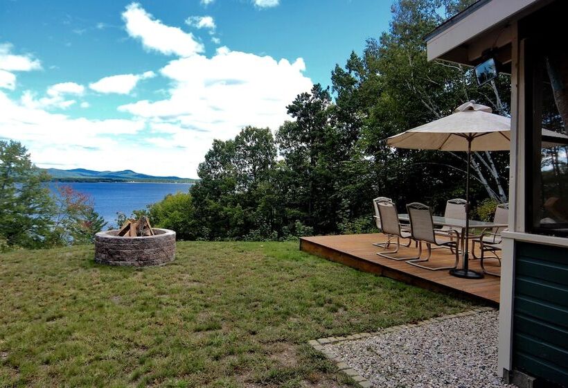 Ossipee Lake Cottage W/ Screened Porch & Fire Pit!