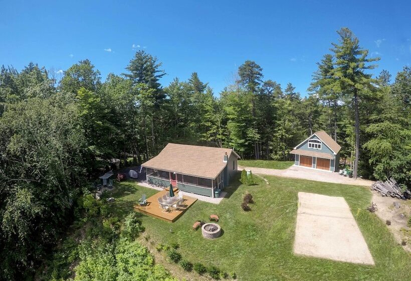 Ossipee Lake Cottage W/ Screened Porch & Fire Pit!