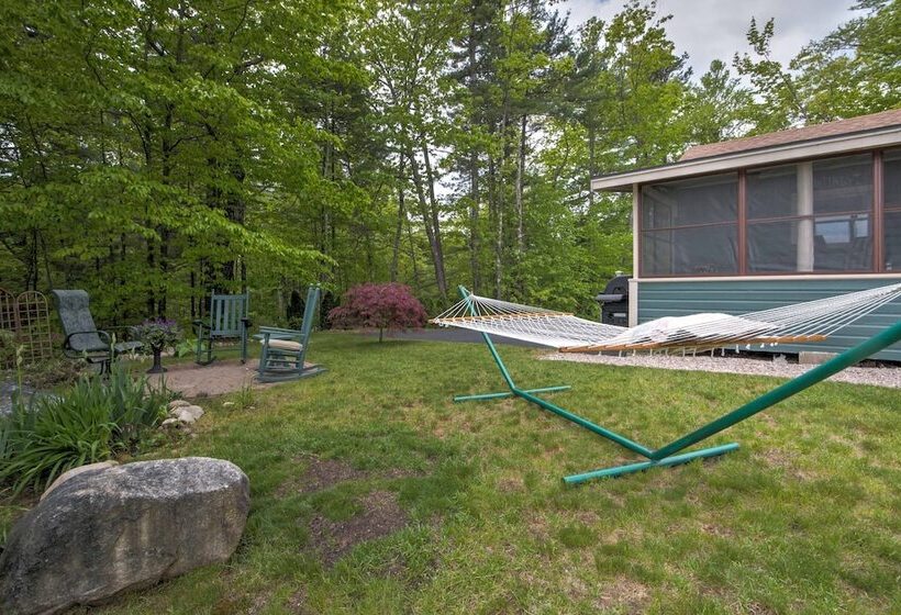 Ossipee Lake Cottage W/ Screened Porch & Fire Pit!