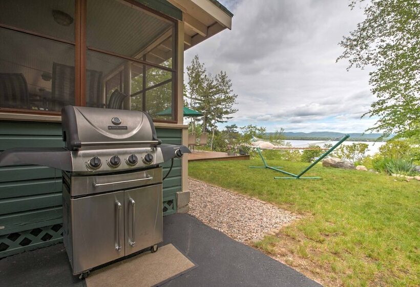 Ossipee Lake Cottage W/ Screened Porch & Fire Pit!