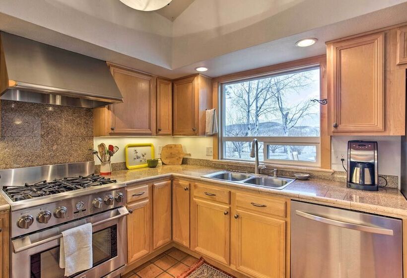 Mesa View House  W/ Hot Tub: Walk To Winery!