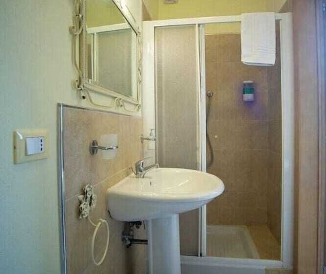 ペンション Homelink Poggibonsi