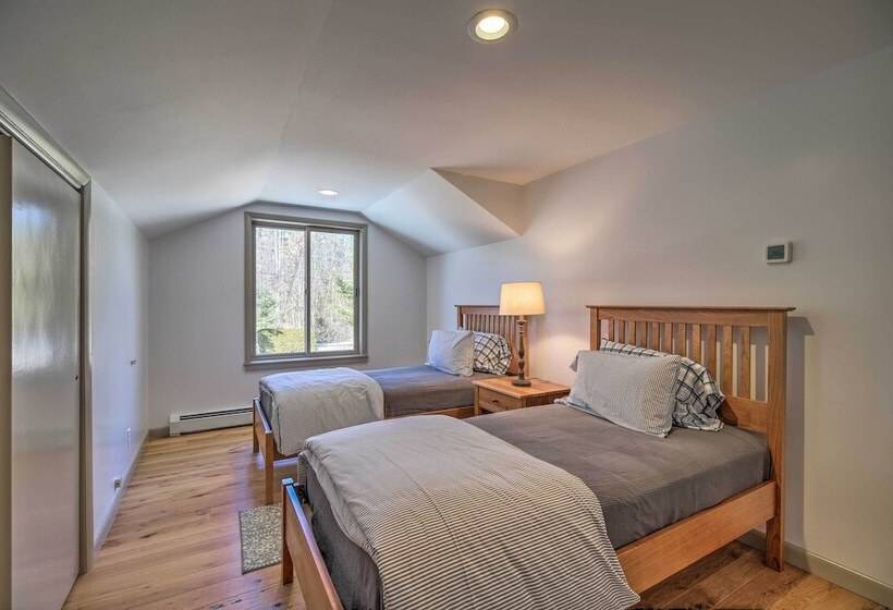 Plattsburgh Home W/ Deck On Lake Champlain