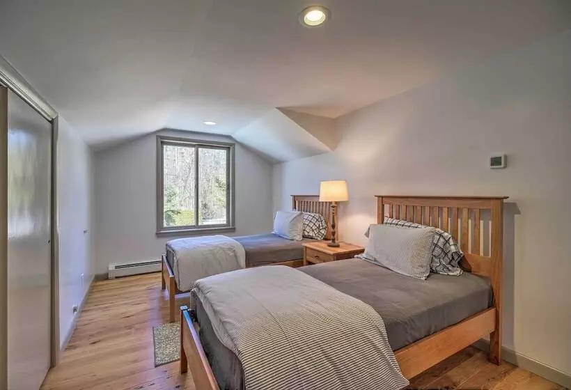 Plattsburgh Home W/ Deck On Lake Champlain