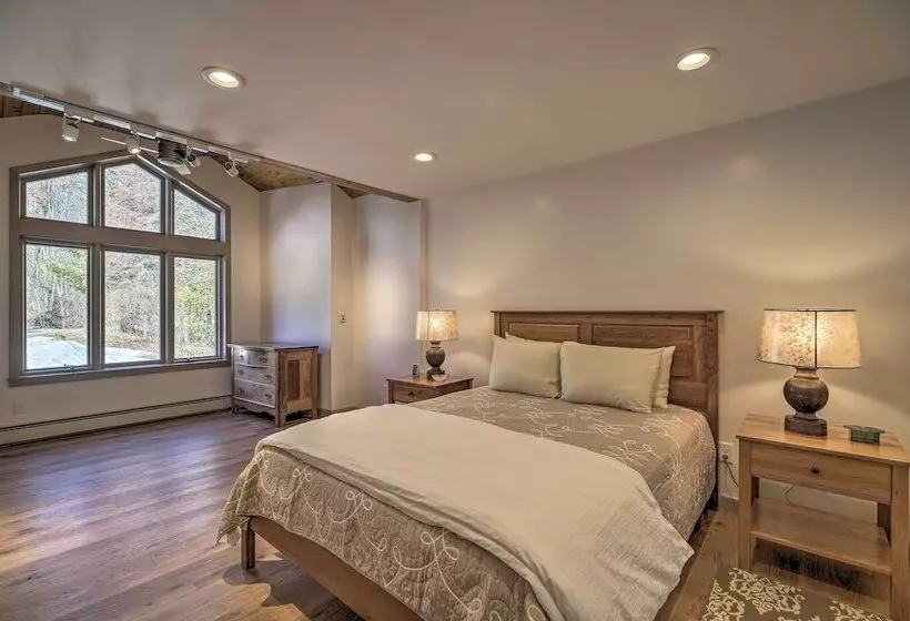 Plattsburgh Home W/ Deck On Lake Champlain