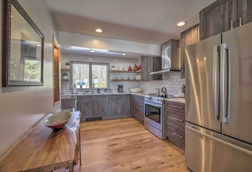 Plattsburgh Home W/ Deck On Lake Champlain