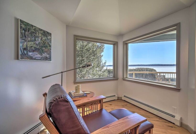 Plattsburgh Home W/ Deck On Lake Champlain