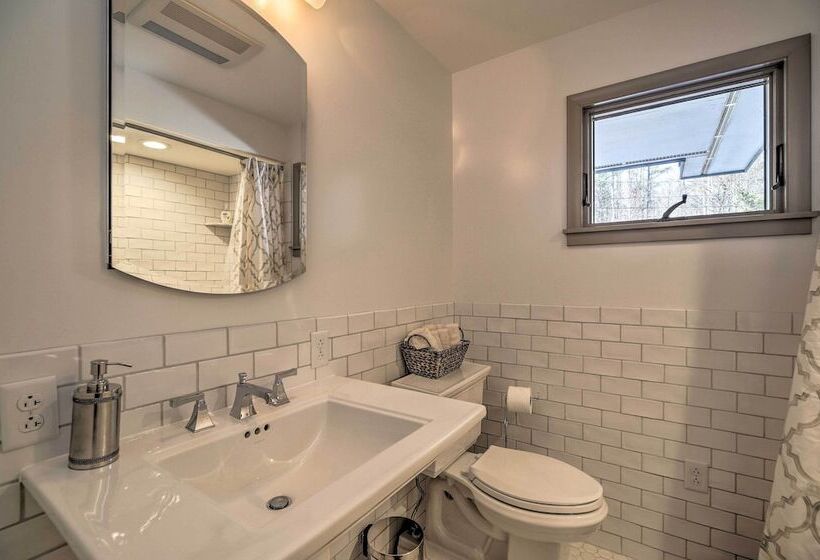 Plattsburgh Home W/ Deck On Lake Champlain