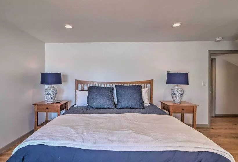 Plattsburgh Home W/ Deck On Lake Champlain