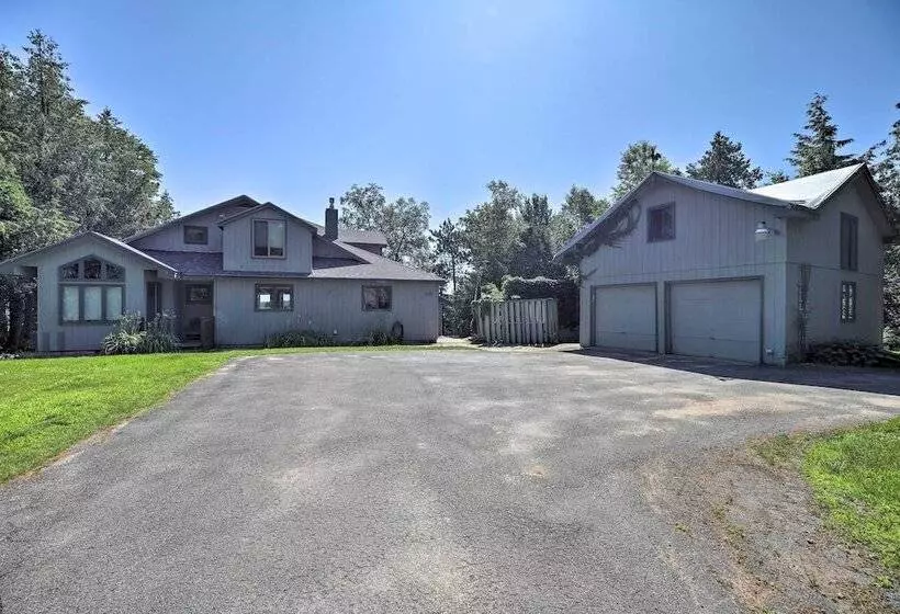 Plattsburgh Home W/ Deck On Lake Champlain