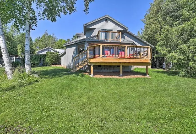 Plattsburgh Home W/ Deck On Lake Champlain