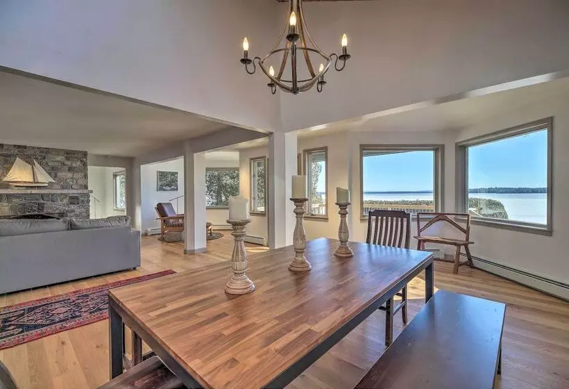 Plattsburgh Home W/ Deck On Lake Champlain