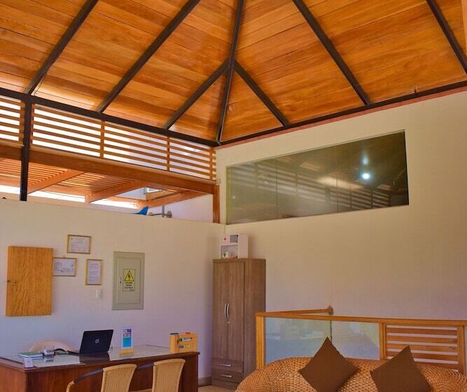 Prim Hotel Vichayito