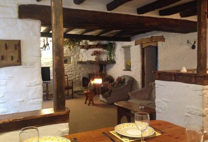 Relax In Mountain View Cottage At Cwmiar Farm