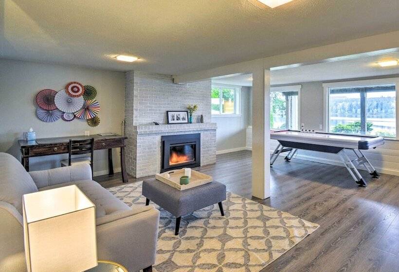 Renovated Kingston Home: Game Room & Deck!