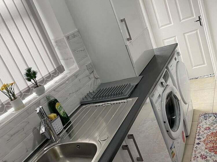 レジデンス Charming 2 Bed House In Wavertree Liverpool