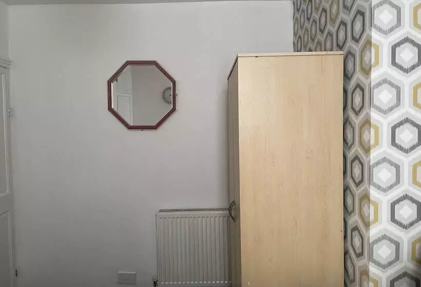 اقامتگاه Charming 2 Bed House In Wavertree Liverpool