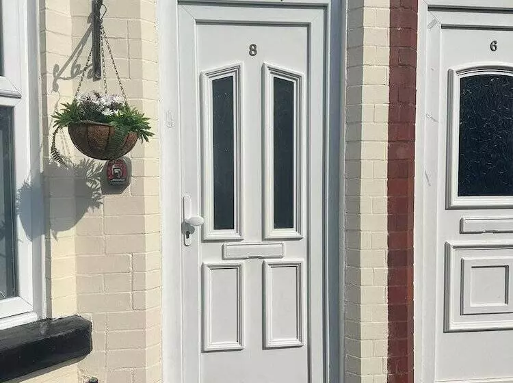 اقامتگاه Charming 2 Bed House In Wavertree Liverpool